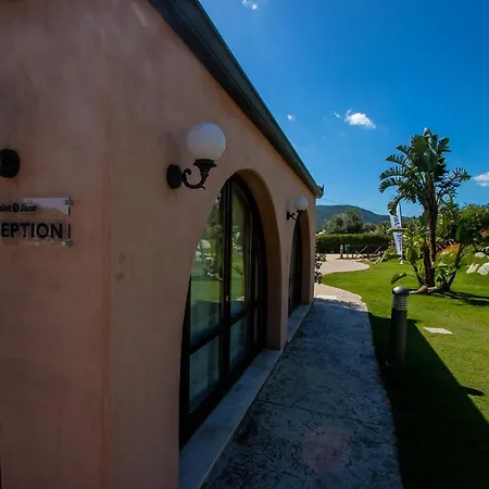 Alma Hotel